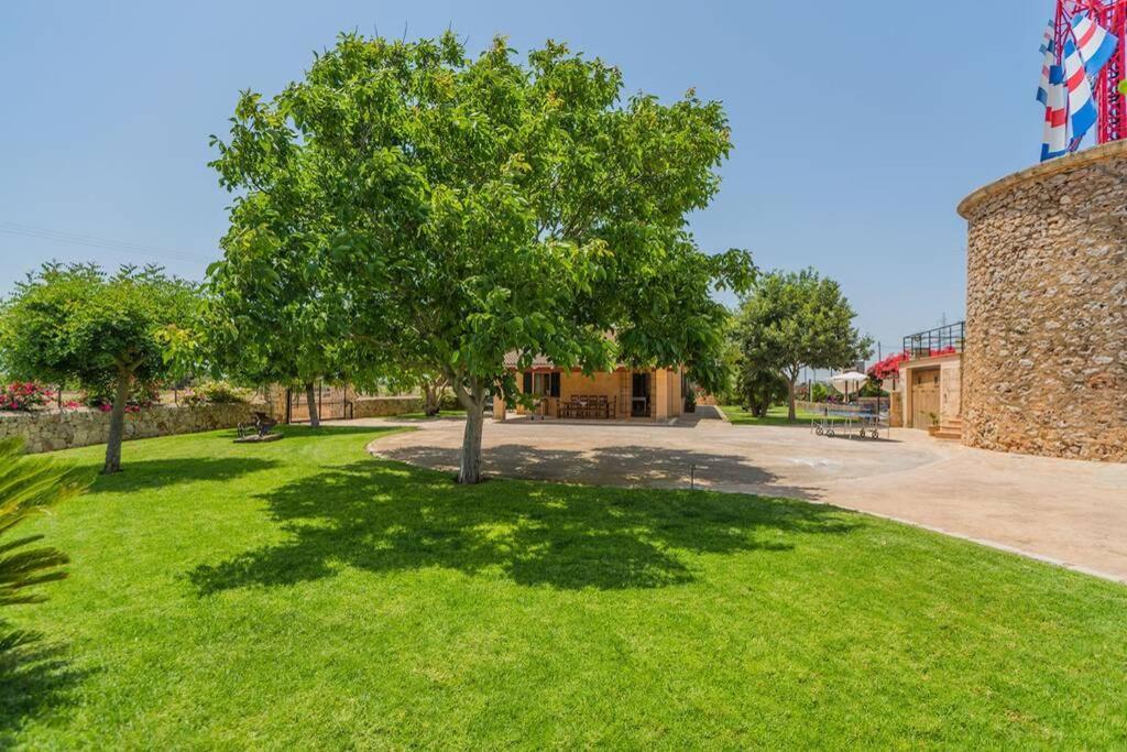 Finca Amer Sa Pobla Exteriér fotografie